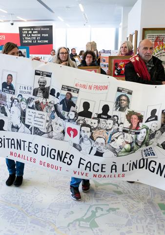©Jean de Pena Marche organisée dans le cadre de l'exposition Rue des Musées / Musée de la Rue avec le collectif Noailles Debout